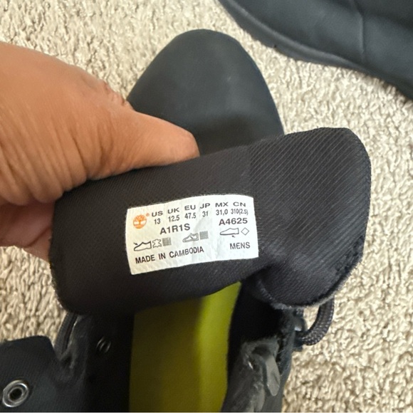 Timberland Men's Black Boots - Picture 3 of 5